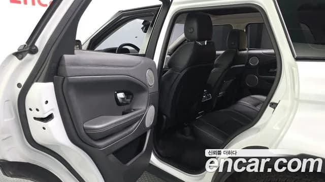 2018 Land Rover Range Rover Evoque 2.0 TD4 HSE Sold VIN SALVA2BN9JH279015 – interior seats 2018 Land Rover Range Rover Evoque 2.0 TD4 HSE Sold VIN SALVA2BN9JH279015 – interior seats