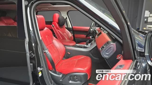 2017 Land Rover Range Rover Sport 2nd Gen 3.0 SDV6 HSE Dynamic Sold VIN SALWA2FK3HA667283 – trunk area 2017 Land Rover Range Rover Sport 2nd Gen 3.0 SDV6 HSE Dynamic Sold VIN SALWA2FK3HA667283 – trunk area