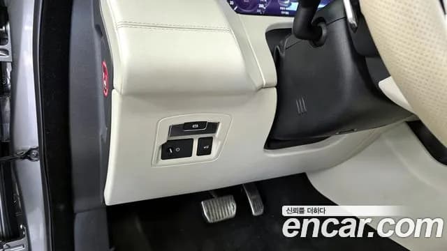 2018 Land Rover Range Rover Velar 3.0 D300 R-Dynamic HSE Sold VIN SALYA2BK9JA726728 – front exterior 2018 Land Rover Range Rover Velar 3.0 D300 R-Dynamic HSE Sold VIN SALYA2BK9JA726728 – front exterior