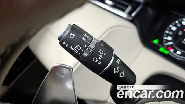 2018 Land Rover Range Rover Velar 3.0 D300 R-Dynamic HSE Sold VIN SALYA2BK9JA726728 – photo 30 2018 Land Rover Range Rover Velar 3.0 D300 R-Dynamic HSE Sold VIN SALYA2BK9JA726728 – photo 30