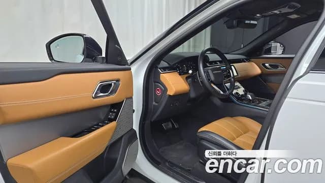 2022 Land Rover Range Rover Velar 3.0 P400 R-Dynamic HSE Sold VIN SALYA2BU6NA340775 – trunk area 2022 Land Rover Range Rover Velar 3.0 P400 R-Dynamic HSE Sold VIN SALYA2BU6NA340775 – trunk area