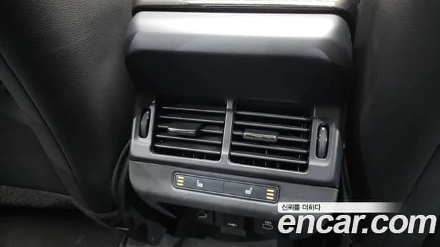 2024 Land Rover Range Rover Evoque 2nd Gen P250 Dynamic SE Sold VIN SALZA2BX1RH235461 – front exterior 2024 Land Rover Range Rover Evoque 2nd Gen P250 Dynamic SE Sold VIN SALZA2BX1RH235461 – front exterior