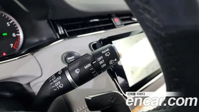 2023 Land Rover Range Rover Evoque 2nd Gen P250 R-Dynamic SE Sold VIN SALZA2BX2PH211909 – trunk area 2023 Land Rover Range Rover Evoque 2nd Gen P250 R-Dynamic SE Sold VIN SALZA2BX2PH211909 – trunk area