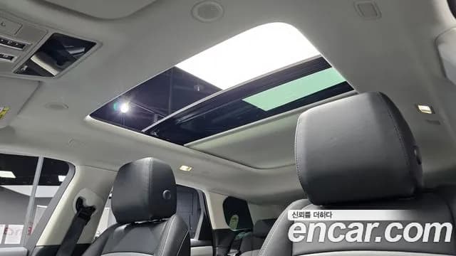 2024 Land Rover Range Rover Evoque 2nd Gen P250 Dynamic SE Sold VIN SALZA2BX2RH249837 – exterior detail 2024 Land Rover Range Rover Evoque 2nd Gen P250 Dynamic SE Sold VIN SALZA2BX2RH249837 – exterior detail
