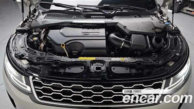 2020 Land Rover Range Rover Evoque 2nd Gen P250 SE Sold VIN SALZA2BX6LH081661 – trunk area 2020 Land Rover Range Rover Evoque 2nd Gen P250 SE Sold VIN SALZA2BX6LH081661 – trunk area