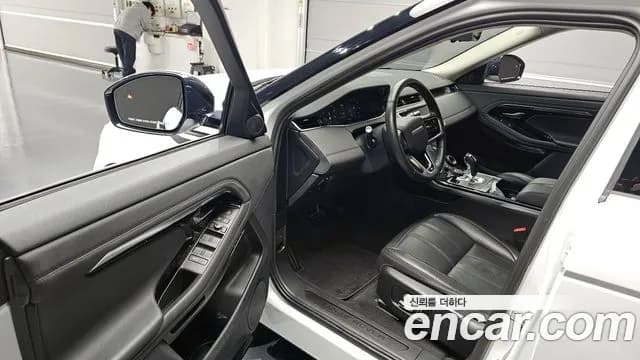 2022 Land Rover Range Rover Evoque 2nd Gen P250 SE Sold VIN SALZA2BX8NH168965 – interior seats 2022 Land Rover Range Rover Evoque 2nd Gen P250 SE Sold VIN SALZA2BX8NH168965 – interior seats