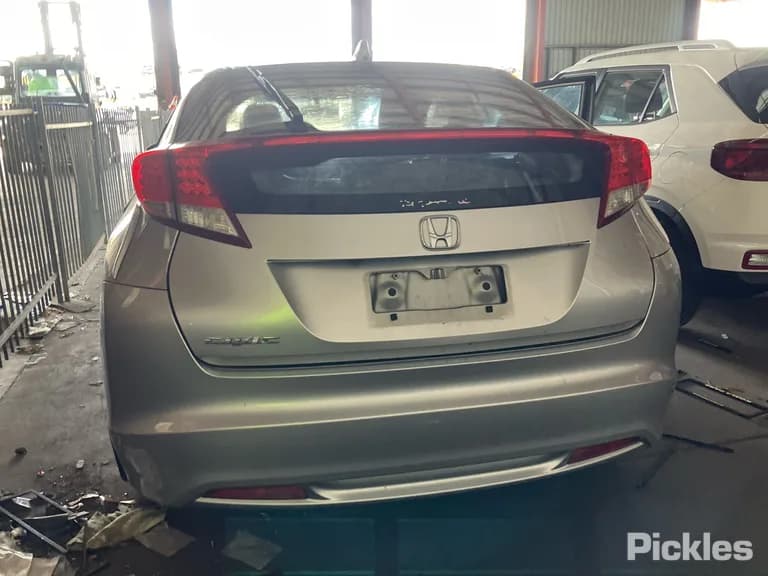 2013 Honda Civic Used VIN SHHFK2740DU306239 – trunk area 2013 Honda Civic Used VIN SHHFK2740DU306239 – trunk area