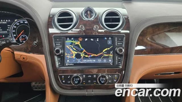 2017 Bentley Bentayga 6.0 W12 Sold VIN SJAAC14V2HC014517 – photo 16 2017 Bentley Bentayga 6.0 W12 Sold VIN SJAAC14V2HC014517 – photo 16
