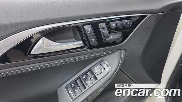 2017 Infiniti Q30 2.0 Premium Sold VIN SJKCH53E5HA060028 – photo 11 2017 Infiniti Q30 2.0 Premium Sold VIN SJKCH53E5HA060028 – photo 11