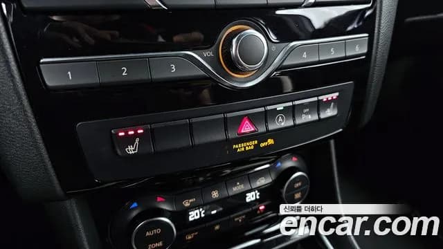 2019 Infiniti Q30 2.0 Sport Essential Sold VIN SJKCH53E9KA011034 – interior seats 2019 Infiniti Q30 2.0 Sport Essential Sold VIN SJKCH53E9KA011034 – interior seats