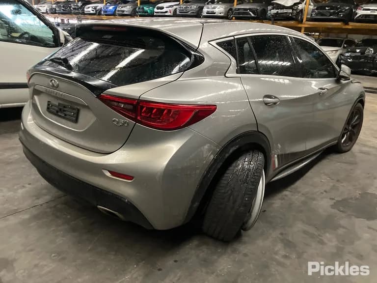 2017 Infiniti Q30 Used VIN SJKDDAH15A1030407 – photo 14 2017 Infiniti Q30 Used VIN SJKDDAH15A1030407 – photo 14