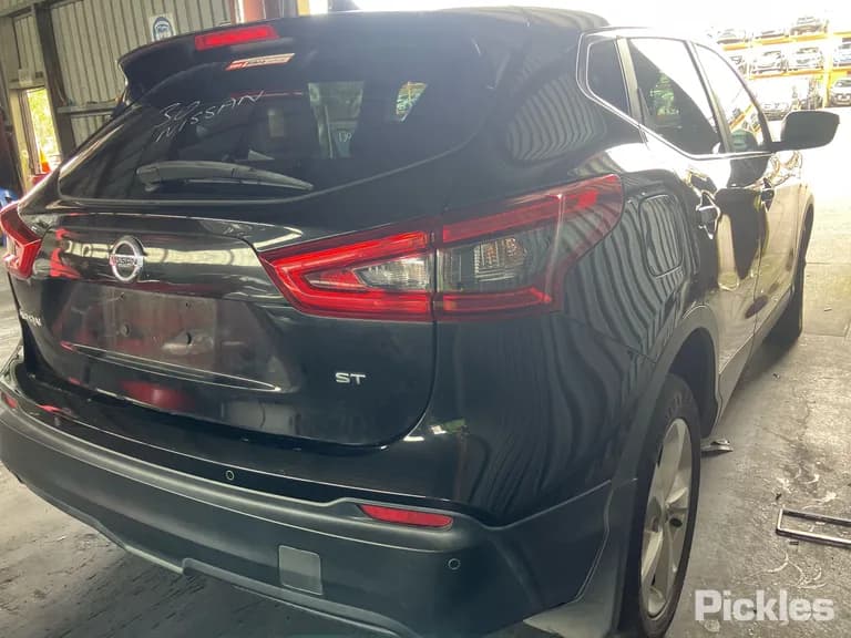 2018 Nissan QASHQAI Used VIN SJNFBAJ11A2322641 – photo 13 2018 Nissan QASHQAI Used VIN SJNFBAJ11A2322641 – photo 13