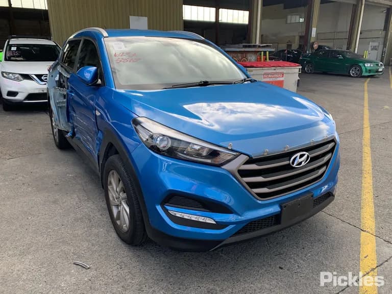 2016 Hyundai Tucson Used VIN TMAJ2813MHJ310792 – exterior detail 2016 Hyundai Tucson Used VIN TMAJ2813MHJ310792 – exterior detail
