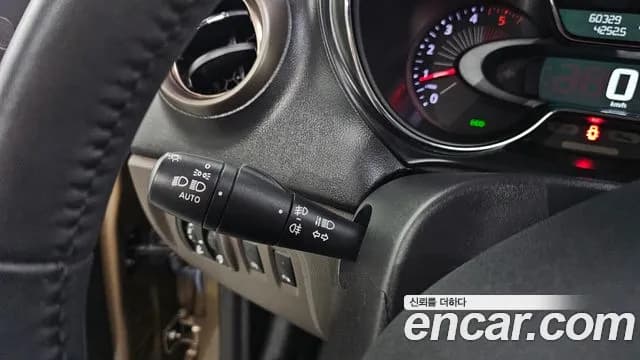 2017 Renault QM3 RE Signature Sold VIN VF12RGJ1DHW310787 – exterior detail 2017 Renault QM3 RE Signature Sold VIN VF12RGJ1DHW310787 – exterior detail