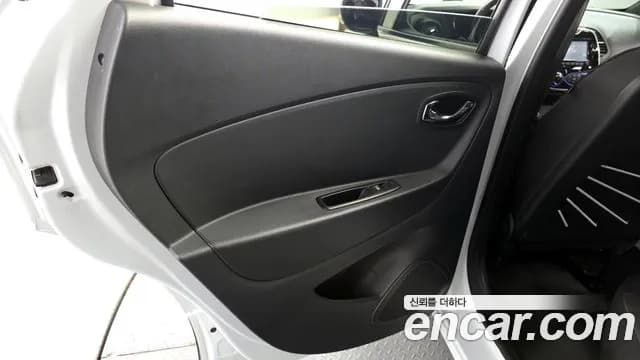 2017 Renault QM3 RE Signature Sold VIN VF12RGJ1DHW704050 – exterior detail 2017 Renault QM3 RE Signature Sold VIN VF12RGJ1DHW704050 – exterior detail
