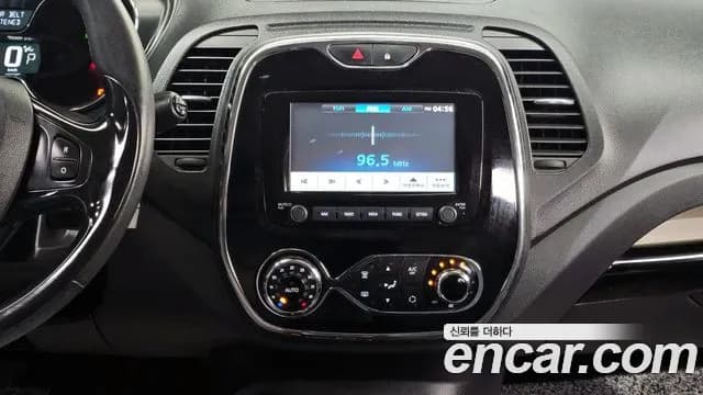 2017 Renault QM3 RE Sold VIN VF12RGJ1DHW766383 – interior seats 2017 Renault QM3 RE Sold VIN VF12RGJ1DHW766383 – interior seats