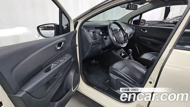 2018 Renault New QM3 RE Sold VIN VF12RS01AJW931060 – exterior detail 2018 Renault New QM3 RE Sold VIN VF12RS01AJW931060 – exterior detail