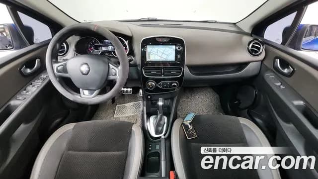2018 Renault Clio Intens Sold VIN VF15RBJ0DJR024769 – front exterior 2018 Renault Clio Intens Sold VIN VF15RBJ0DJR024769 – front exterior