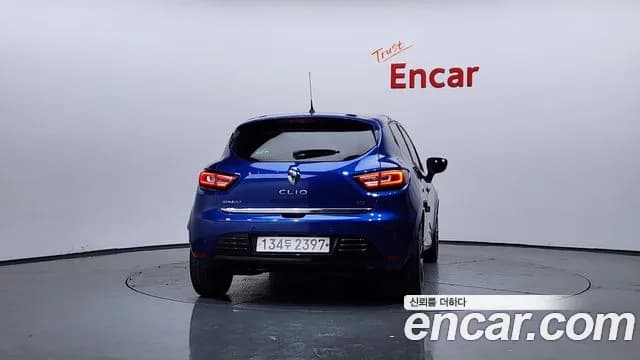 2018 Renault Clio Intens Sold VIN VF15RBJ0DJR024769 – interior seats 2018 Renault Clio Intens Sold VIN VF15RBJ0DJR024769 – interior seats