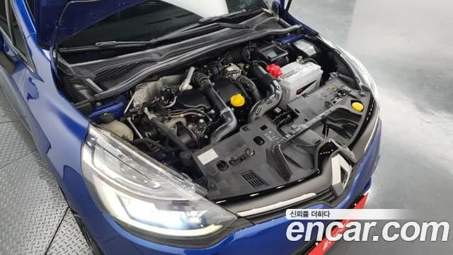 2018 Renault Clio Intens Sold VIN VF15RBJ0DJR024769 – engine bay 2018 Renault Clio Intens Sold VIN VF15RBJ0DJR024769 – engine bay