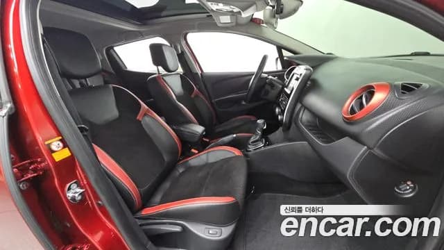 2018 Renault Clio Intens Sold VIN VF15RBJ0DJR024915 – front exterior 2018 Renault Clio Intens Sold VIN VF15RBJ0DJR024915 – front exterior