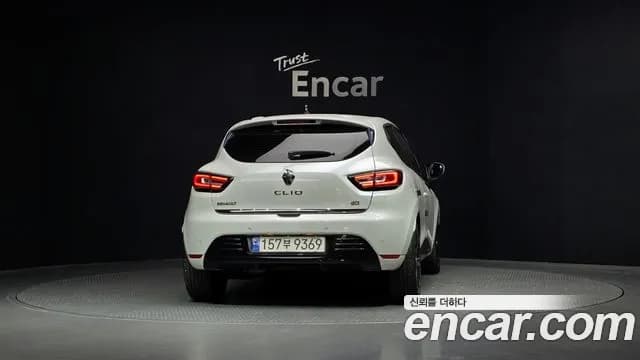 2018 Renault Clio Intens Sold VIN VF15RBJ0DJR445678 – trunk area 2018 Renault Clio Intens Sold VIN VF15RBJ0DJR445678 – trunk area