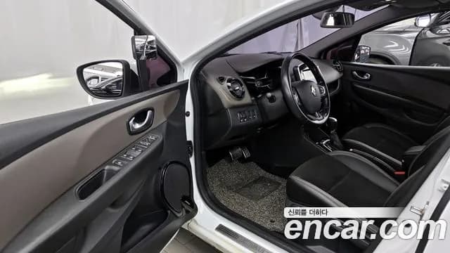 2018 Renault Clio Intens Sold VIN VF15RBJ0DJR445678 – photo 14 2018 Renault Clio Intens Sold VIN VF15RBJ0DJR445678 – photo 14