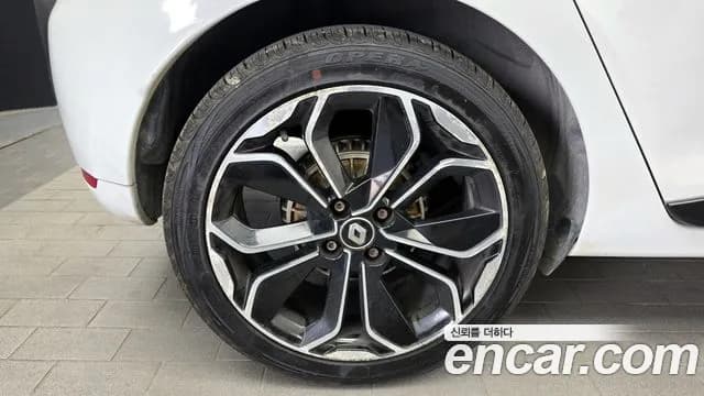 2018 Renault Clio Intens Sold VIN VF15RBJ0DJR445678 – photo 22 2018 Renault Clio Intens Sold VIN VF15RBJ0DJR445678 – photo 22