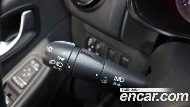 2018 Renault Clio ZEN Sold VIN VF15RBJ0DJR489326 – exterior detail 2018 Renault Clio ZEN Sold VIN VF15RBJ0DJR489326 – exterior detail
