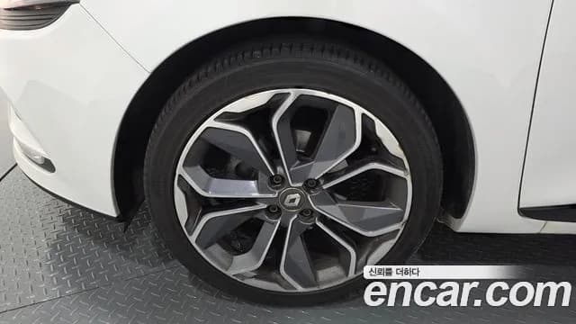 2018 Renault Clio ZEN Sold VIN VF15RBJ0DJR489326 – undercarriage 2018 Renault Clio ZEN Sold VIN VF15RBJ0DJR489326 – undercarriage