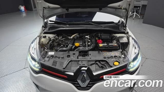 2018 Renault Clio Intens Sold VIN VF15RBJ0DJR504636 – interior seats 2018 Renault Clio Intens Sold VIN VF15RBJ0DJR504636 – interior seats