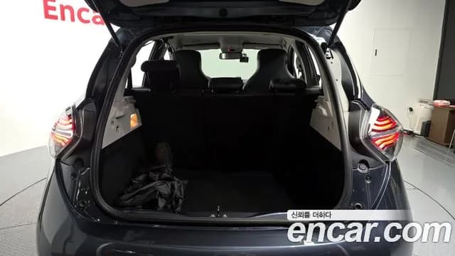 2020 Renault Zoe Intens Sold VIN VF1AG0005LF167213 – interior seats 2020 Renault Zoe Intens Sold VIN VF1AG0005LF167213 – interior seats