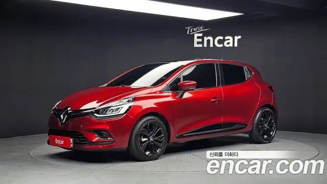 2019 Renault Clio Intens Panoramic Sold VIN VF1R98000KR736316 – exterior detail 2019 Renault Clio Intens Panoramic Sold VIN VF1R98000KR736316 – exterior detail