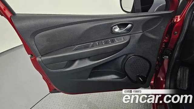 2019 Renault Clio Intens Panoramic Sold VIN VF1R98000KR736347 – engine bay 2019 Renault Clio Intens Panoramic Sold VIN VF1R98000KR736347 – engine bay