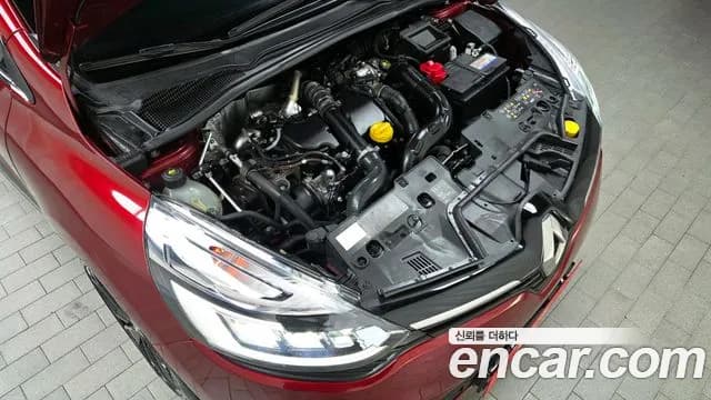 2019 Renault Clio Intens Panoramic Sold VIN VF1R98003KR736357 – front exterior 2019 Renault Clio Intens Panoramic Sold VIN VF1R98003KR736357 – front exterior