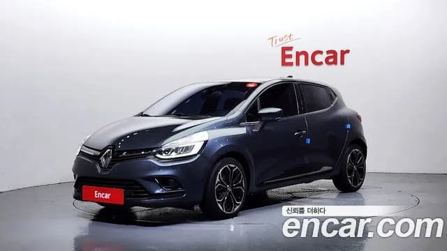 2019 Renault Clio Intens Panoramic Sold VIN VF1R98004KR930816 – front exterior 2019 Renault Clio Intens Panoramic Sold VIN VF1R98004KR930816 – front exterior