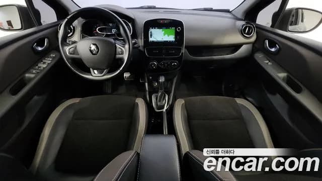2019 Renault Clio Intens Panoramic Sold VIN VF1R98004KR930816 – photo 11 2019 Renault Clio Intens Panoramic Sold VIN VF1R98004KR930816 – photo 11