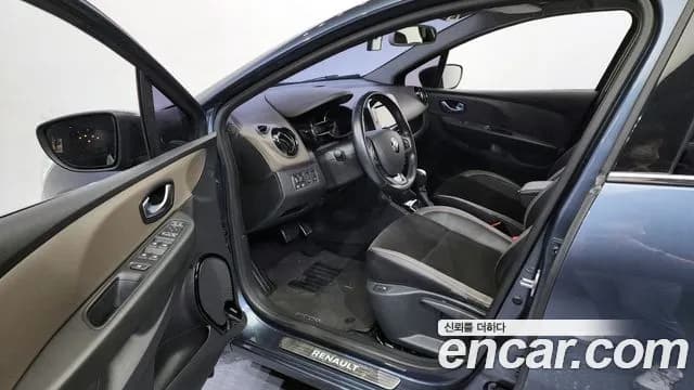 2019 Renault Clio Intens Panoramic Sold VIN VF1R98004KR930816 – photo 14 2019 Renault Clio Intens Panoramic Sold VIN VF1R98004KR930816 – photo 14