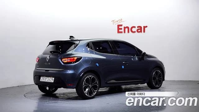 2019 Renault Clio Intens Panoramic Sold VIN VF1R98004KR930816 – photo 15 2019 Renault Clio Intens Panoramic Sold VIN VF1R98004KR930816 – photo 15