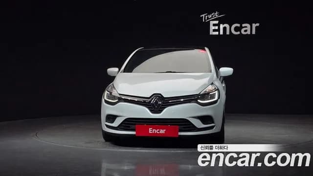 2019 Renault Clio Intens Panoramic Sold VIN VF1R98005KR775855 – odometer reading 2019 Renault Clio Intens Panoramic Sold VIN VF1R98005KR775855 – odometer reading