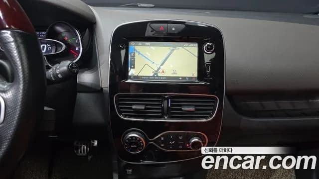 2019 Renault Clio Intens Panoramic Sold VIN VF1R98005KR775855 – photo 18 2019 Renault Clio Intens Panoramic Sold VIN VF1R98005KR775855 – photo 18