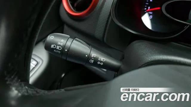 2019 Renault Clio Intens Panoramic Sold VIN VF1R98006KR736496 – front exterior 2019 Renault Clio Intens Panoramic Sold VIN VF1R98006KR736496 – front exterior