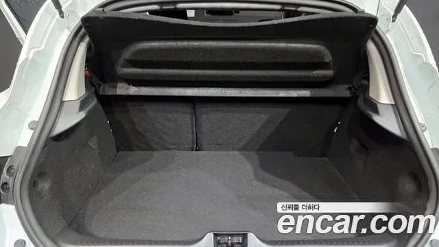 2019 Renault Clio Intens Panoramic Sold VIN VF1R98006KR736496 – interior seats 2019 Renault Clio Intens Panoramic Sold VIN VF1R98006KR736496 – interior seats