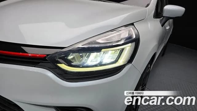 2019 Renault Clio Intens Panoramic Sold VIN VF1R98006KR736496 – photo 11 2019 Renault Clio Intens Panoramic Sold VIN VF1R98006KR736496 – photo 11
