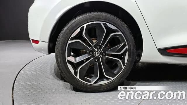 2019 Renault Clio Intens Panoramic Sold VIN VF1R98006KR736496 – photo 22 2019 Renault Clio Intens Panoramic Sold VIN VF1R98006KR736496 – photo 22