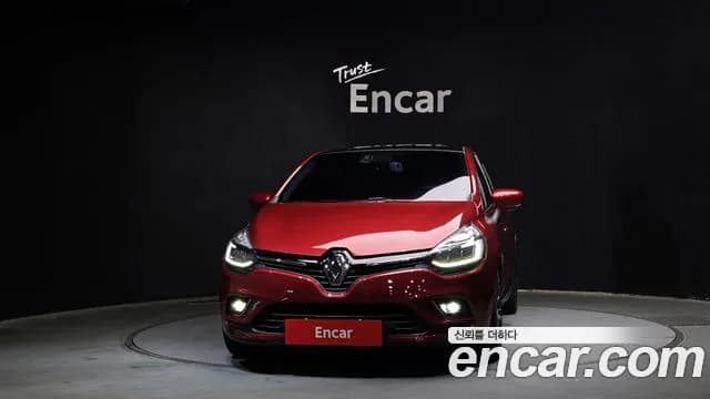 2019 Renault Clio Intens Panoramic Sold VIN VF1R9800XKR951315 – rear exterior 2019 Renault Clio Intens Panoramic Sold VIN VF1R9800XKR951315 – rear exterior