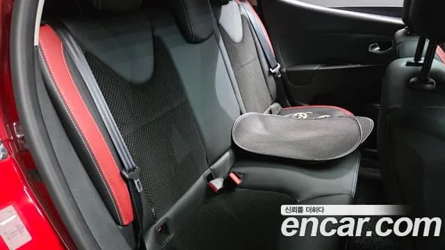 2019 Renault Clio Intens Panoramic Sold VIN VF1R9800XKR951315 – trunk area 2019 Renault Clio Intens Panoramic Sold VIN VF1R9800XKR951315 – trunk area
