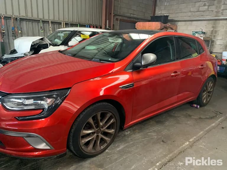 2017 Renault Megane Used VIN VF1RFB001G0740540 – photo 21 2017 Renault Megane Used VIN VF1RFB001G0740540 – photo 21