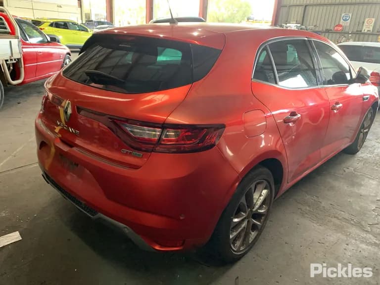 2017 Renault Megane Used VIN VF1RFB001G0740540 – photo 25 2017 Renault Megane Used VIN VF1RFB001G0740540 – photo 25