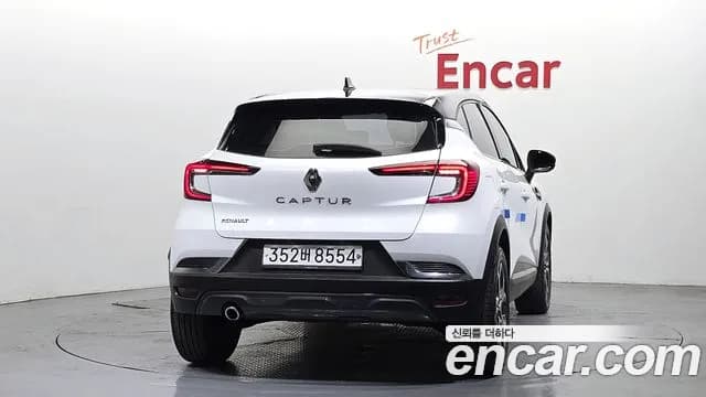 2020 Renault Captur 1.3 TCe Edition Paris Sold VIN VF1RJB007LW308718 – rear exterior 2020 Renault Captur 1.3 TCe Edition Paris Sold VIN VF1RJB007LW308718 – rear exterior